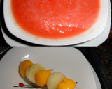 Foto del paso 3 de la receta: Sopa de sandía con brocheta de frutas