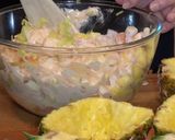 Foto del paso 5 de la receta: Góndola de piña con cóctel de mariscos