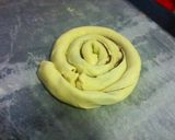 A picture of step 3 of Nutella Ensaimada.