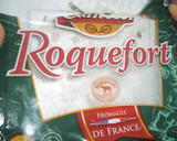 Foto del paso 3 de la receta: Ensalada de tomate con queso roquefort