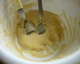 Foto del paso 3 de la receta: Bombas rellenas de dulce de leche con baño de chocolate