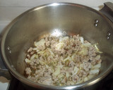 Foto del paso 2 de la receta: Espaguetis a la boloñesa y finas hierbas
