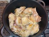 Muslos de pollo con papas y hongos secos