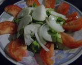 Foto del paso 3 de la receta: Ensalada y tortilla de cebollas