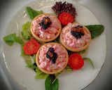 Foto del paso 5 de la receta: Tartaletas de remolacha y langostinos en salsa rosa