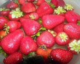 Foto del paso 1 de la receta: Agua de frutillas quema grasas