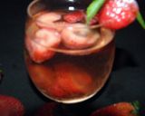 Foto del paso 5 de la receta: Agua de frutillas quema grasas