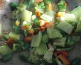 Foto del paso 2 de la receta Albóndigas de salchicha en salsa de pimiento y tomate