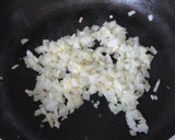 Foto del paso 4 de la receta: Berenjena caramelizada al ajo y cebolla