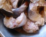 Foto del paso 2 de la receta: Asado a la parrilla de bagre de mar con desengrasado