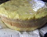 Foto del paso 4 de la receta Torta rellena de dulce de leche y crema Chantilly armada con flan
