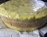Foto del paso 4 de la receta: Torta rellena de dulce de leche y crema Chantilly armada con flan
