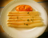 Foto del paso 4 de la receta: Espárragos con salsa de piquillo