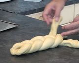 Foto del paso 9 de la receta: Trenza de Brioche rellena de nata