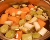 Foto del paso 2 de la receta: Albóndigas de pollo en salsa de calabaza y puerro
