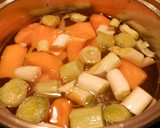 Foto del paso 2 de la receta: Albóndigas de pollo en salsa de calabaza y puerro