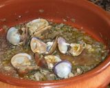 Foto del paso 3 de la receta: Filetes de pescado blanco con almejas y gulas
