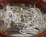 Foto del paso 5 de la receta: Filetes de pescado blanco con almejas y gulas