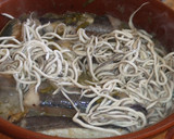 Foto del paso 5 de la receta: Filetes de pescado blanco con almejas y gulas