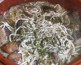 Foto del paso 6 de la receta: Filetes de pescado blanco con almejas y gulas