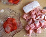 Foto del paso 2 de la receta: Postre de fresas, bizcochos de Reims y helado