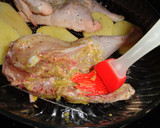 Foto del paso 2 de la receta: Picantón asado con mostaza y miel