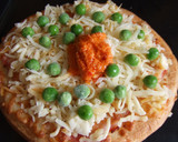 Foto del paso 5 de la receta: Pizza de queso, guisantes y mouse de pimientos
