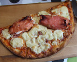 Foto del paso 8 de la receta: Pizza con rollitos de queso