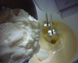 Foto del paso 3 de la receta: Cupcakes de yogur con chips de chocolate y dulce de leche