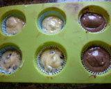 Foto del paso 10 de la receta: Cupcakes de yogur con chips de chocolate y dulce de leche