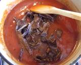 Foto del paso 5 de la receta Macarrones con salsa de tomate casera con hongos secos y pimiento asado
