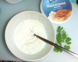 Foto del paso 2 de la receta: Salmón ahumado con salsa de mascarpone y huevas