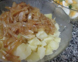 Foto del paso 6 de la receta: Ensalada de patata y cebolla caramelizada