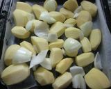 Foto del paso 1 de la receta: Patatas con cebolleta al horno