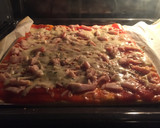 Foto del paso 2 de la receta: Pizza de hojaldre con pavo y queso