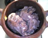 Foto del paso 2 de la receta: Piernas de pavo guisadas con licor de naranja