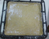 Foto del paso 5 de la receta: Tarta arenosa con bastoncitos de manzana