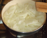 Foto del paso 2 de la receta: Tarta de cebolla dulce al Roquefort