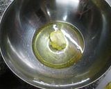 Foto del paso 1 de la receta: Coca de pimientos con olivas negras