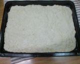 Foto del paso 4 de la receta: Coca de pimientos con olivas negras