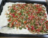 Foto del paso 7 de la receta: Coca de pimientos con olivas negras