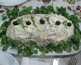 Foto del paso 6 de la receta: Ensaladilla con atún, olivas y lechugas verdes