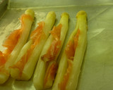 Foto del paso 2 de la receta: Espárragos rellenos de salmón al horno