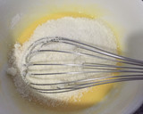 Foto del paso 3 de la receta: Coquitos o bolas de coco fáciles y rápidas 
