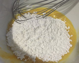 Foto del paso 2 de la receta: Coquitos o bolas de coco fáciles y rápidas 