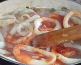 Foto del paso 3 de la receta: Anillas de calamar guisado con bacon