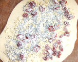 Foto del paso 1 de la receta: Rollitos de hojaldre con frutos secos y caramelo