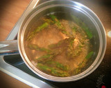 Foto del paso 2 de la receta: Tallarines con bacon y espárragos verdes