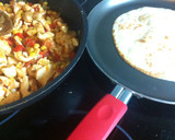 Foto del paso 5 de la receta: Quesadillas de pollo y maíz (Sincronizadas)