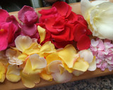 Foto del paso 1 de la receta: Jalea de pétalos de rosa